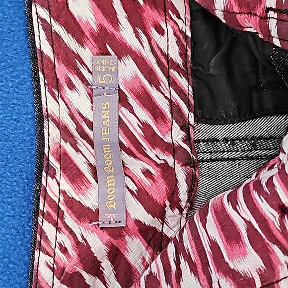 Shorts - Picture 3 of 3